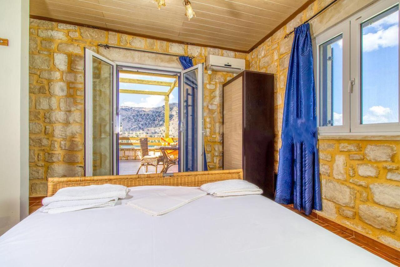 Lake Villas II Mouríon エクステリア 写真